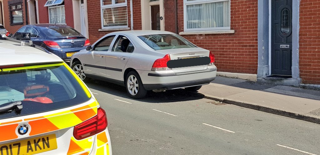 LancsRoadPolice's tweet photo. Driver states he bought the car today and his friend arranged for a 1 day policy of insurance.
Friend says he forgot his end of the bargain and just kept the cash.
Driver reported for offence, and vehicle seized.
#HO33 of #T2TacOps on Balaclava Street, Blackburn. https://t.co/1d5b5cW2SK