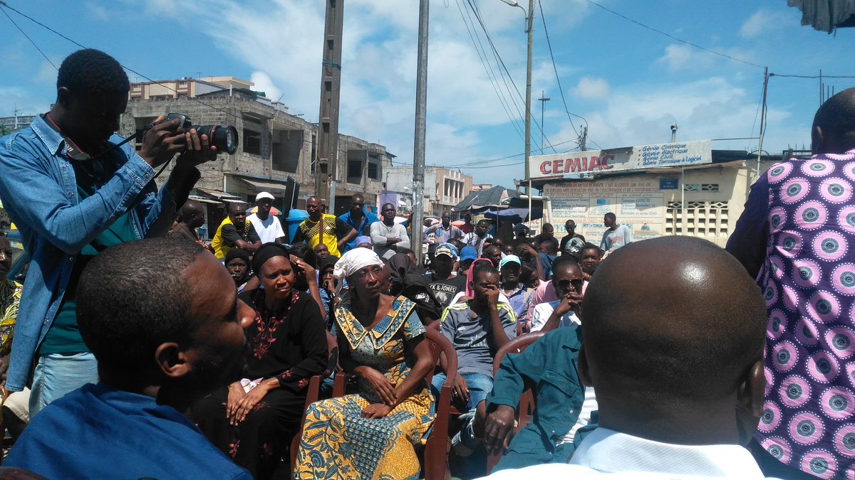 CongoQue's tweet photo. Descente dans le quartier Mvou Mvou  regards sur @pointe-noire une belle fusion avec les jeunes.
@djiri2017 @GouvCongoBrazza  @ChristelSassou https://t.co/WCTOfuL1HY
