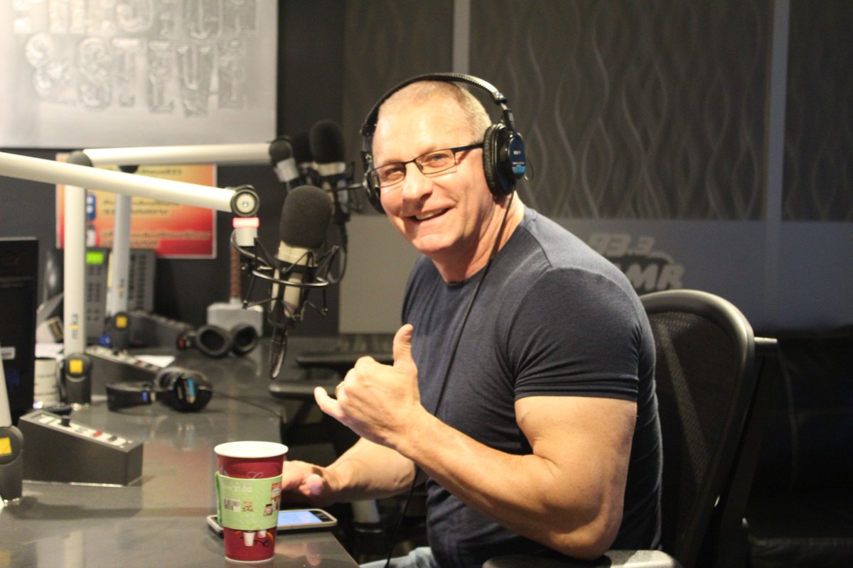 PrestonSteve933's tweet photo. Big event tonight! @RobertIrvine hosts #BeatsNEats at @FillmorePhilly with proceeds going to help Military Families, Veterans and Wounded Warriors.

Only 10 tickets left: https://t.co/LyUVN8Q4h7 https://t.co/2dwd4F1FNK