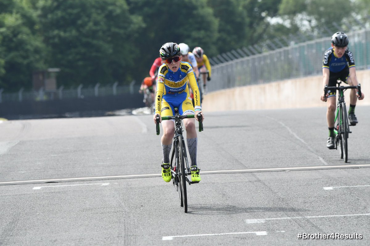 Result: Kieran Smith, Finley Douglas, Joshua Jackson, Fraser Cummings and Frank White winners at the <a href="/TLI_Cycling/">TLI Cycling</a> Circuit Championships (Oulton Park) on Sunday (Youth Races)
velouk.net/2018/05/21/tli…
