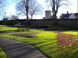 TheCourtHouseWK's tweet photo. What a beautiful morning! Behind The Court House is Pageant Gardens. It's perfect space to enjoy the sunshine this afternoon in Warwick #PageantGarden #Warwick #Sunshine #WarwickCastle #LunchEscape https://t.co/Uk8cJRDVU4