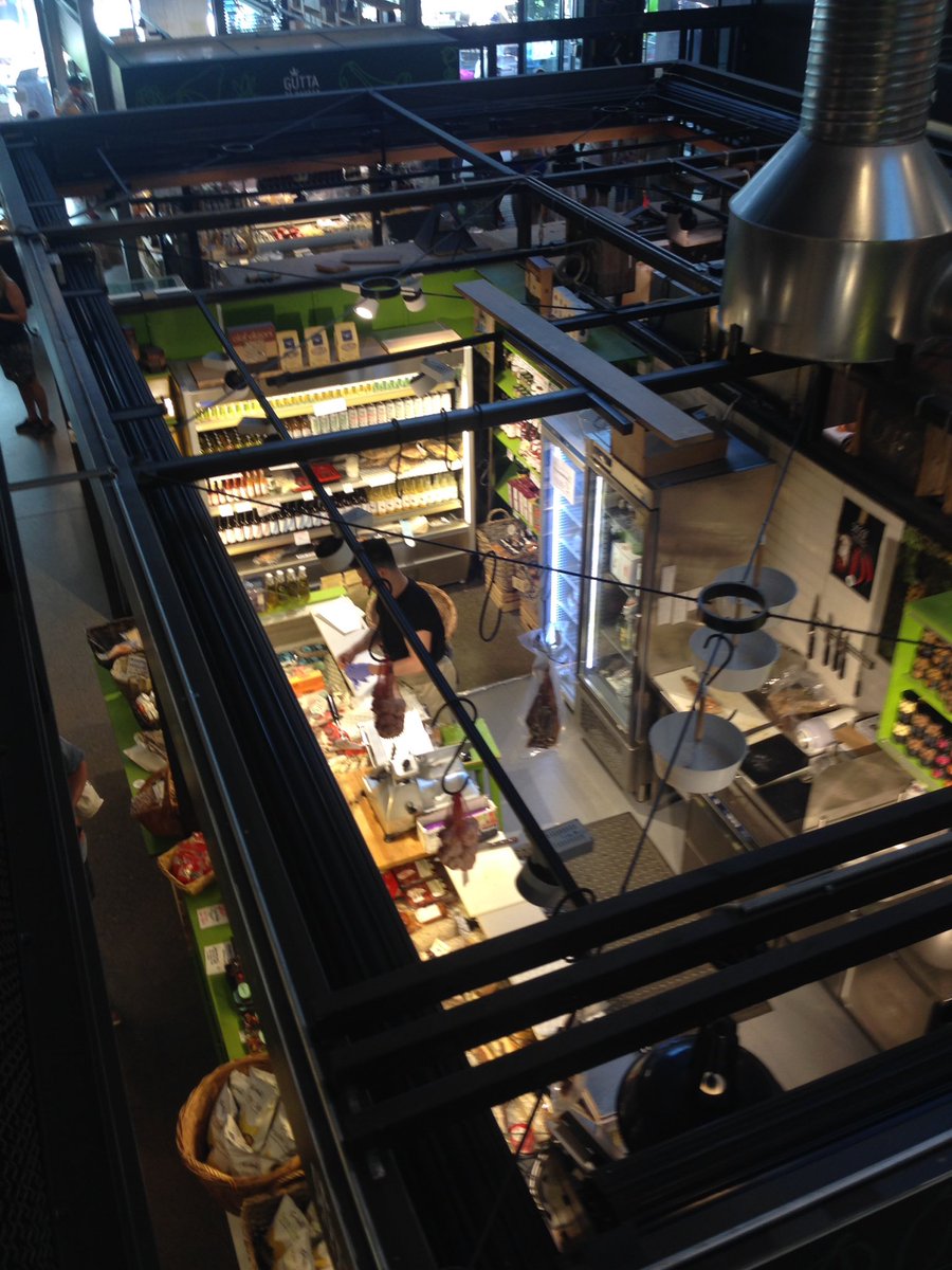 A fantastic first day in Oslo yesterday at <a href="/Mathallenoslo/">Mathallen</a>, an indoor food market with more than 30 specialty shops, cafés and eateries #RevoStudyTours
