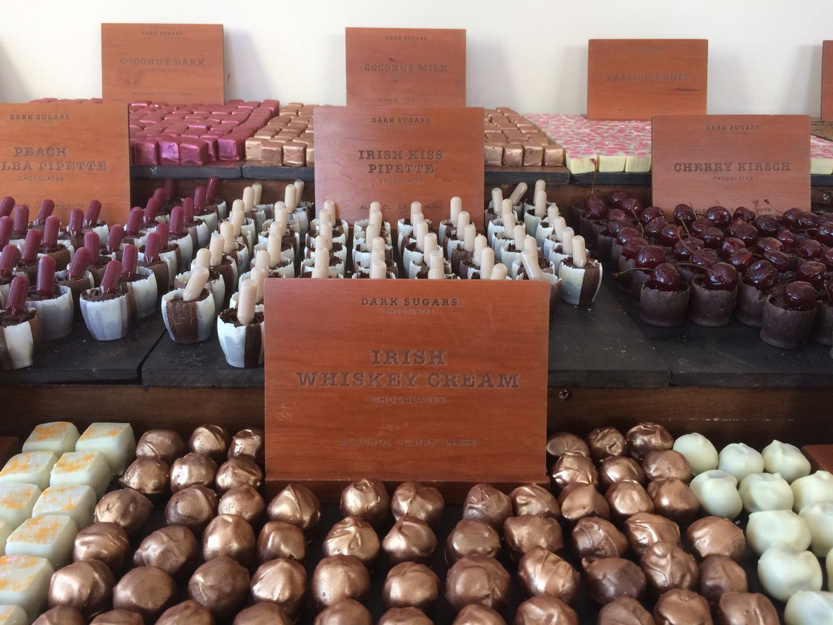 LunchboxTravels's tweet photo. Always slightly dubious when you can’t see a price, however the samples in @DarkSugars were 👌👌👌😍😍😍 #paydaytreat #lunchboxtravels #visitlondon #londonislovinit https://t.co/cAlZ4kAAeE