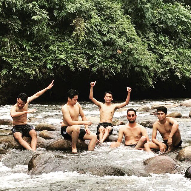 Hi. Catch us live on a studio in Dataran Prima this Saturday @ 5pm to 7pm. We’re hoping the internet coverage will be strong enough to go live. #instalive #liveoninstagram #medusamalaysia #metal #saturdaylive #river #beautifulmothernature #perak #malaysia 📷: Shafiq Rizal