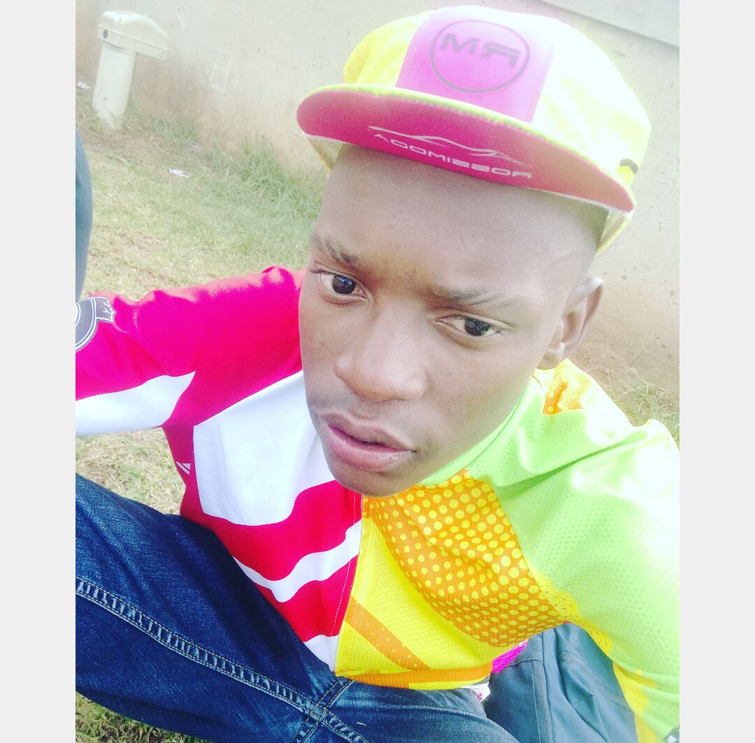 SandileNombela's tweet photo. fire conquer #izikhothane @_$tapura#namanje #cut &amp;paste rm https://t.co/DCXshvDfSg