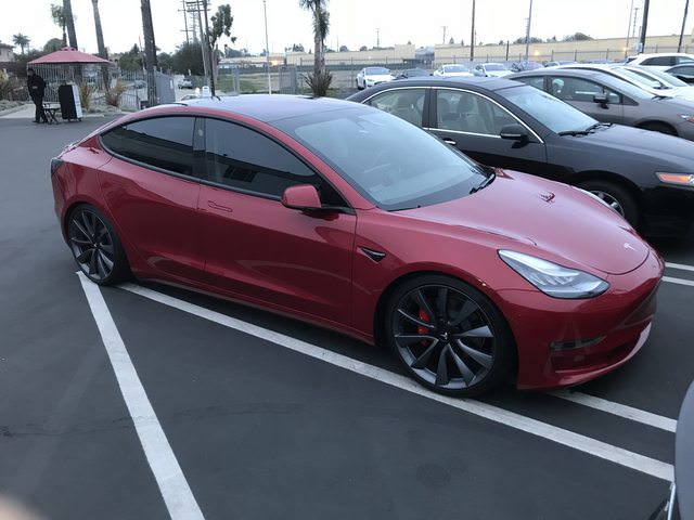 DrivenByOne's tweet image. Insane new #Tesla Model 3 Performance model hits 60mph in just 3.5 seconds, tops out at 155mph 😍😍 bit.ly/2ITdQCJ