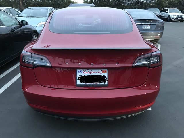 DrivenByOne's tweet image. Insane new #Tesla Model 3 Performance model hits 60mph in just 3.5 seconds, tops out at 155mph 😍😍 bit.ly/2ITdQCJ