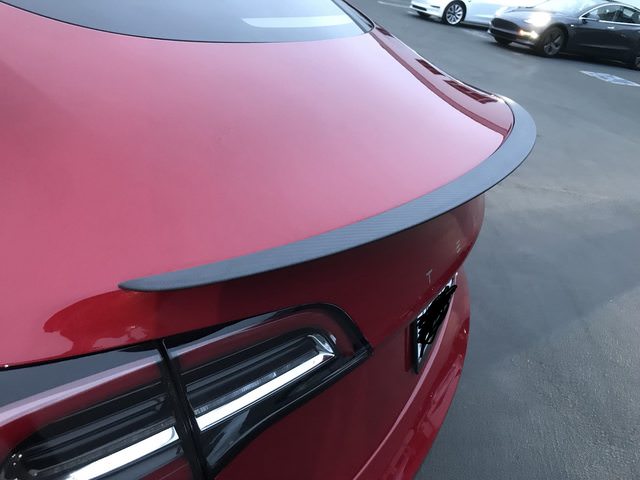 DrivenByOne's tweet image. Insane new #Tesla Model 3 Performance model hits 60mph in just 3.5 seconds, tops out at 155mph 😍😍 bit.ly/2ITdQCJ