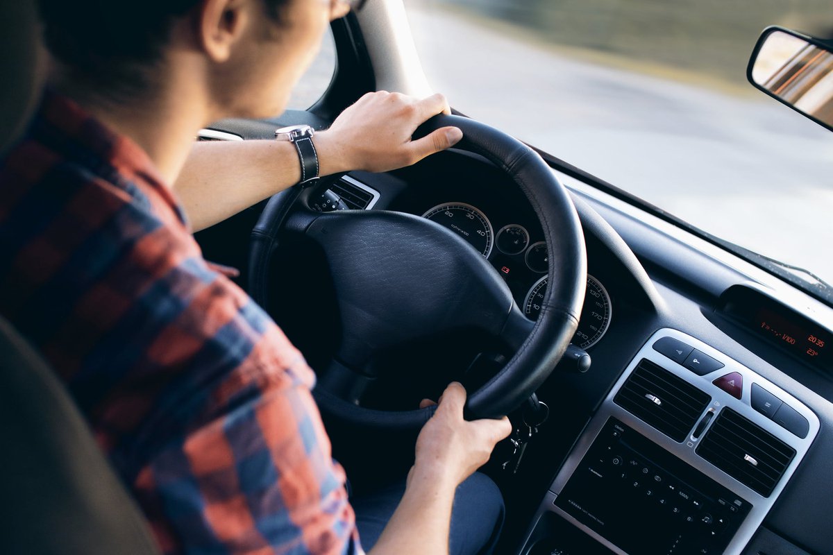 CornwallFRS's tweet photo. #SaferDriver tip: Ensure you always check blind spots by looking over your right shoulder before a manoeuvre. Info: https://t.co/f4g2Mvu0f1 https://t.co/R5qvR9sudn