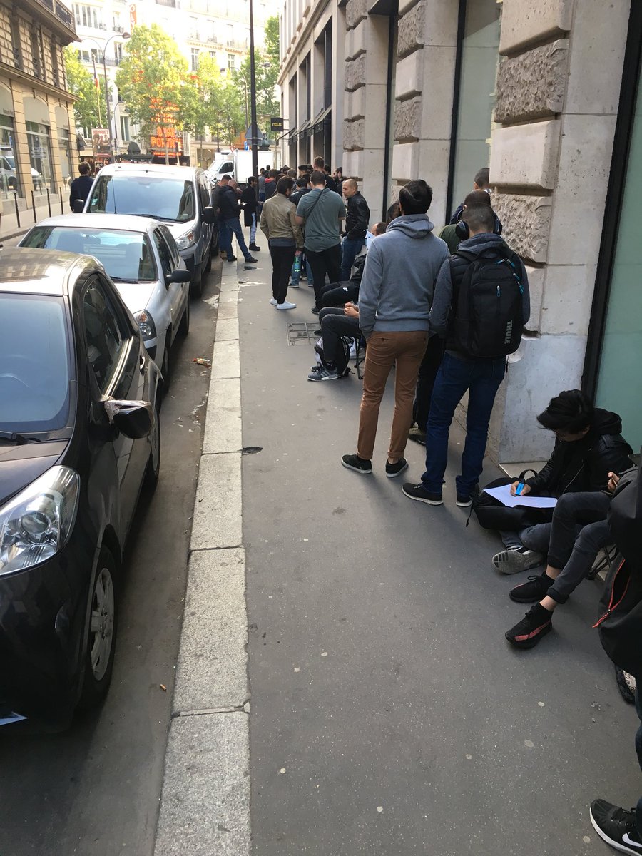 Quynhchee's tweet photo. #OnePlus6 #Nous #Oneplus6Nous #OneplusFrance #SpecialEvent #NeverSettle https://t.co/GpYoKfwjyb