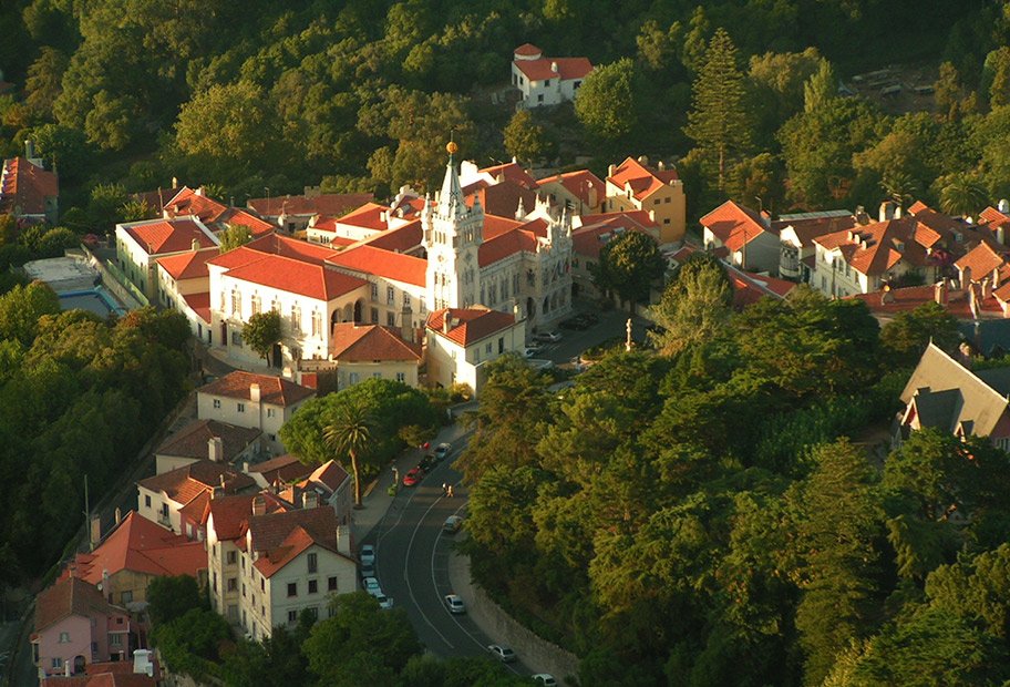 Sintra: Avrupa romantik mimarisinin ilk merkezi
 #Kentler #Unesco #Sintra #Mimari #Mimarlık #UnescoDünyaMirası #Portekiz b2s.pm/NI3rXU