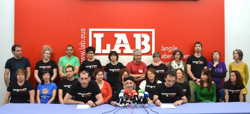 LABpublikoa's tweet image. #LangileBORROKA
#IrakasleakBORROKAN 
ELA en todo el proceso no ha querido acordar objetivos con los sindicatos.
Ha considerado la movilización no como una herramienta, sino como objetivo.