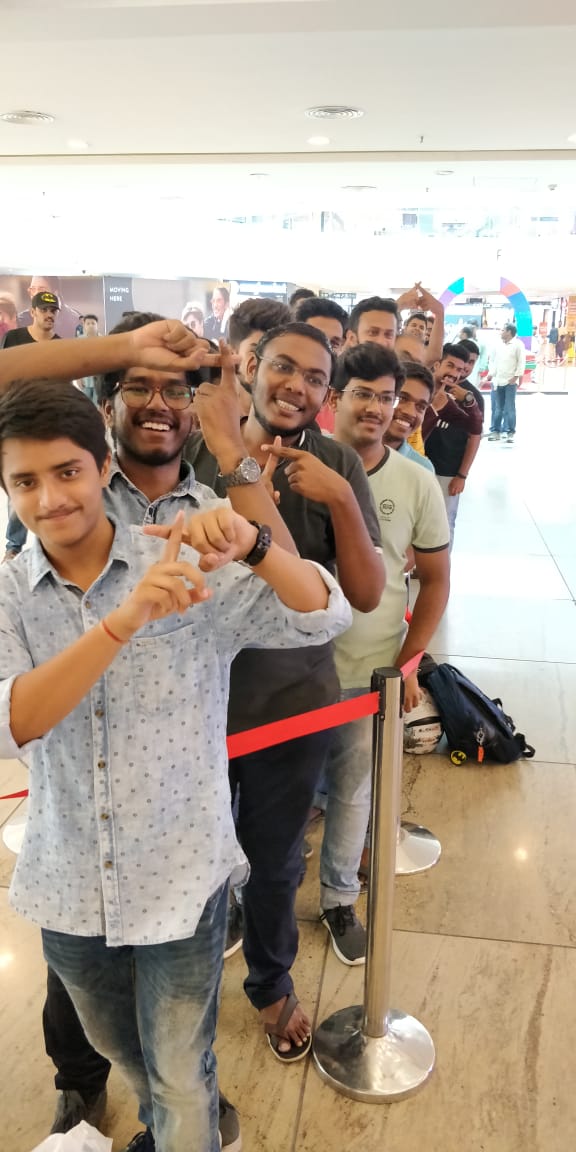 OnePlus_IN's tweet photo. People all across the nation are at their #OnePlusPopUp Wanna join?https://t.co/wfa86yLnT6 https://t.co/YhYduKH2Ct