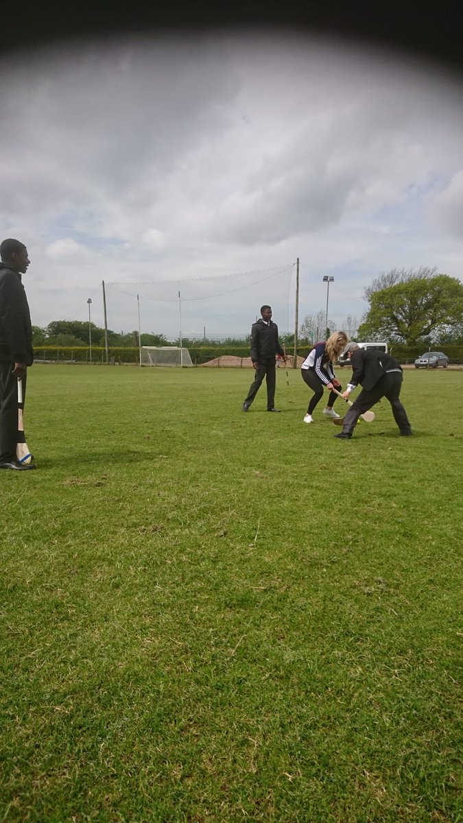 ClaregalwayColl's tweet image. Coaching session for our Cúnamh students in Killimordaly before the Camogie match #luckyboys @wayneen22