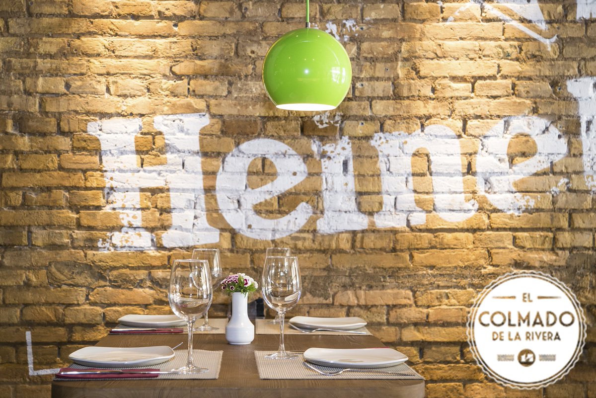grupo374's tweet photo. ¡Muy Feliz Inicio de Semana! Como cada día, os esperamos en nuestros #Restaurantes para haceros disfrutar con nuestra cocina en  emplazamientos únicos. 😍🍴🍷 #Valencia #FelizLunes #Grupo374 #ElOchoyMedio #ElColmado #Mon #ElCaféDelMar https://t.co/bi3O4WRXCt
