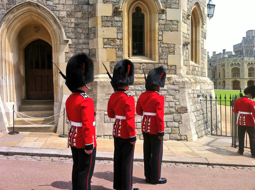 tsEmma15's tweet photo. #Windsor #Castle is a royal residence at Windsor in the English county of Berkshire. It is notable for its long association with the English and later British royal family and for its architecture.
#history #architecture #heritage #reavel https://t.co/Wa76EiYQqR