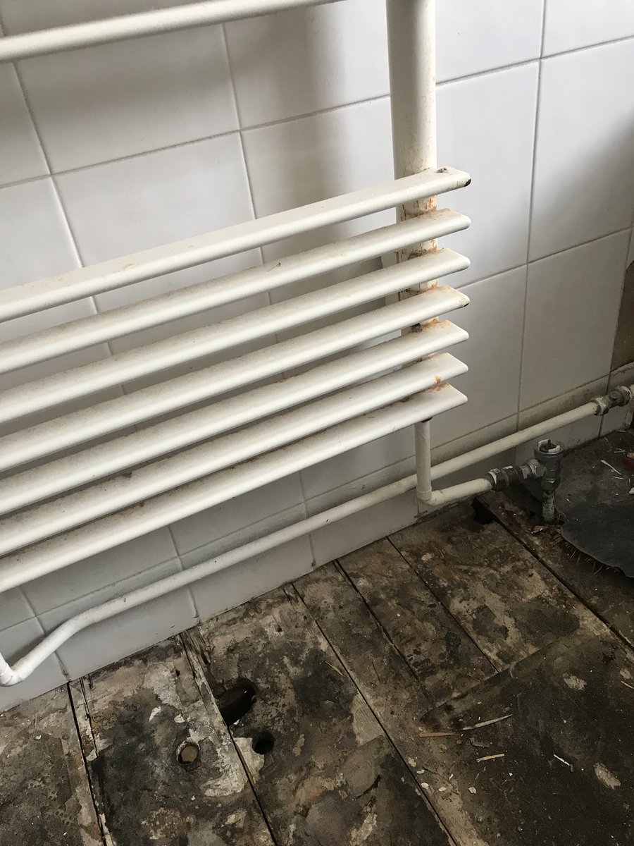 plumbzoneco's tweet photo. Unearthing some utter terrible #bathroom #plumbing in #Southwick what a mess! #fixit #plumbingshoreham #morethanjustheating https://t.co/vf4uHsRlvN