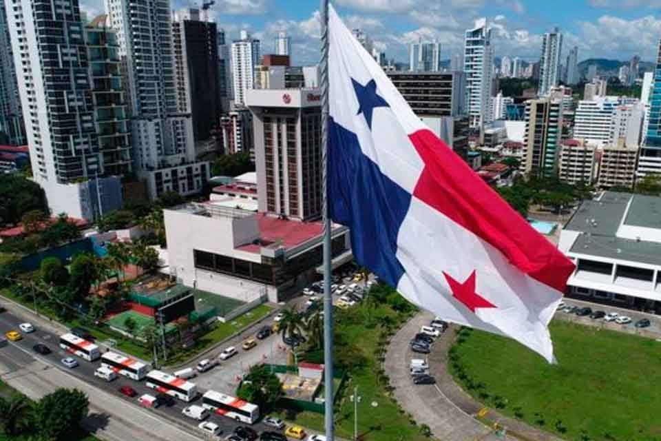 DiarioTalCual's tweet photo. FIJAN POSICIÓN. Panamá y Chile desconocen resultados de las elecciones venezolanas  https://t.co/PH7gCWexYN https://t.co/kJ6TqzkTyM