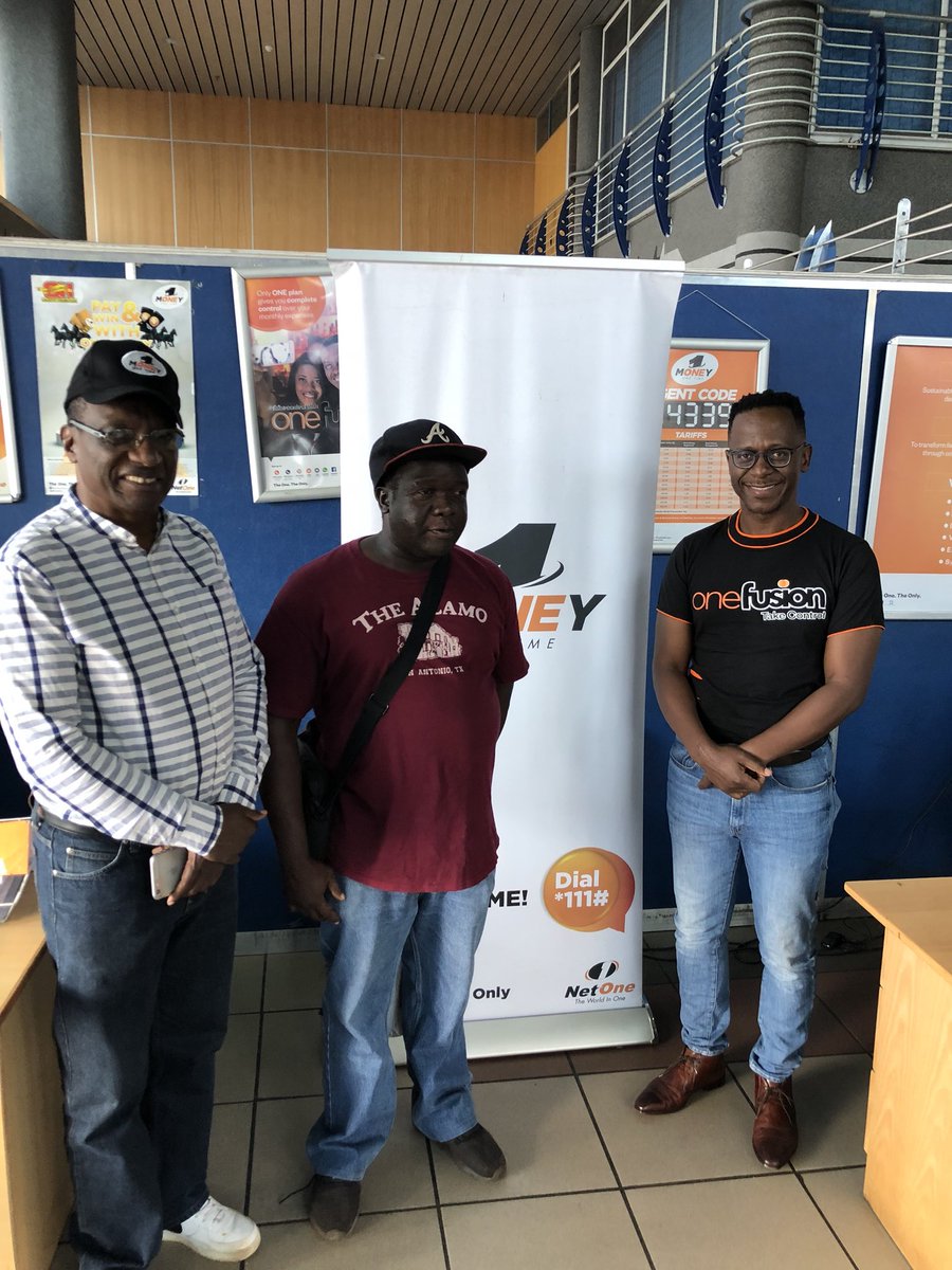 LazarusMuchenje's tweet photo. Good morning Zimbabwe , what a wonderful day and a great week ahead at @NetOneCellular in Gweru. Met with our staff at the shop and some clients like Sister Mugova  who has a @OneMoneyZw  debit card from January &amp; Tafara Nzou who has had his debit card since inception. @263Chat https://t.co/ZSv6MABvqd