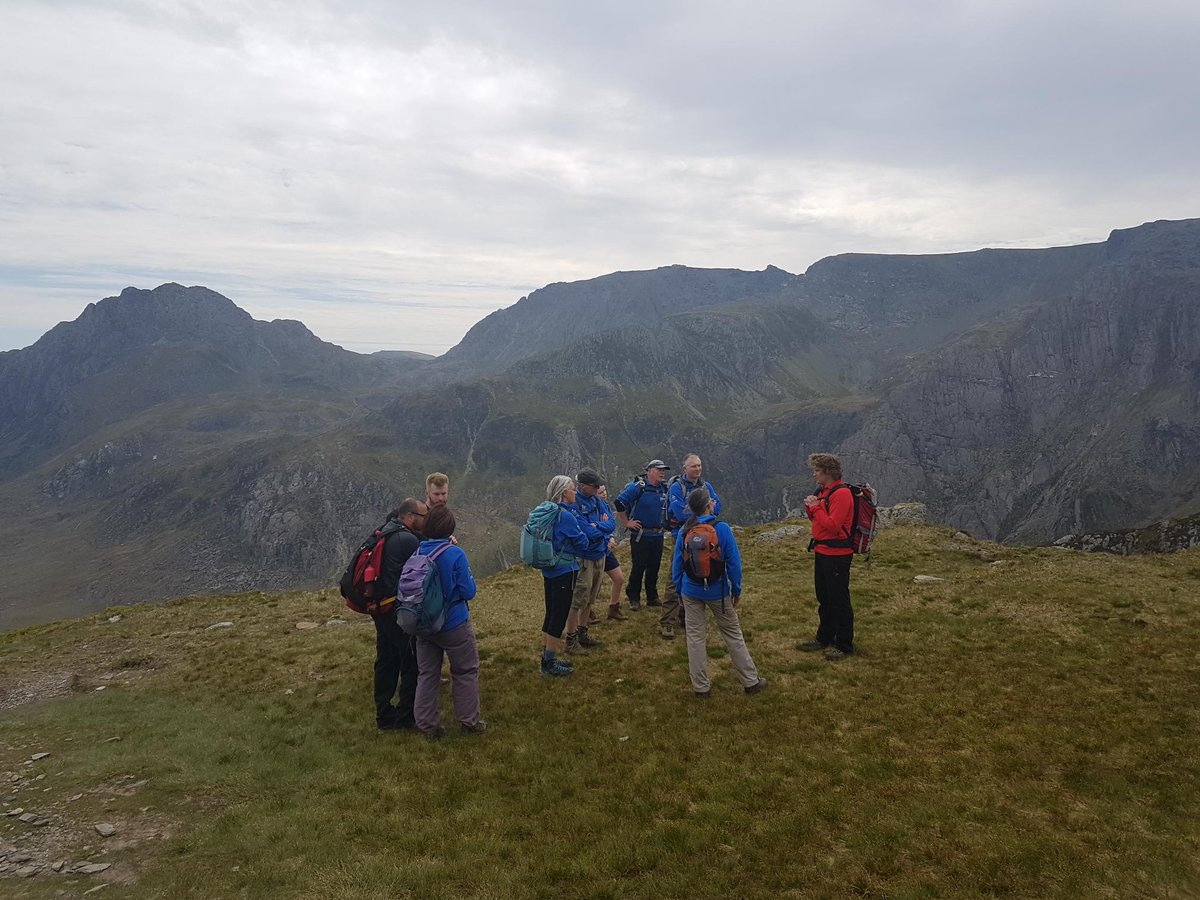 Y Wardeiniaid Gwirfoddol wedi mwynhau diwrnod diddorol iawn hefo Guto Roberts <a href="/Cwm_Idwal/">Cwm Idwal</a> yn dysgu am darddiad enwau yr ardal a sawl peth arall!!

The Volunteer Wardens Enjoyed a great day with Guto Roberts <a href="/Cwm_Idwal/">Cwm Idwal</a> learning about the origin of local names and many more!!