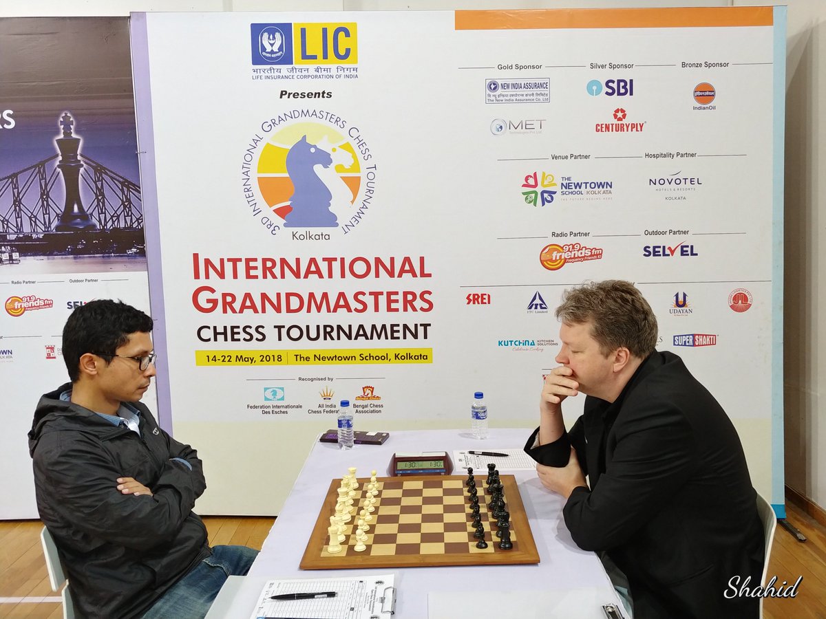 ChessbaseIndia's tweet photo. It's Deep Sengupta (@gmdeepsengupta) vs. Srinath Narayanan (@nsrinath69) at the top board
Catch all the action of top 20 boards live and replay games from previous rounds
https://t.co/HZdJuevcaV
#KolkataOpen2018 #DBCA #IGMCT https://t.co/vB2dFpkEe5
