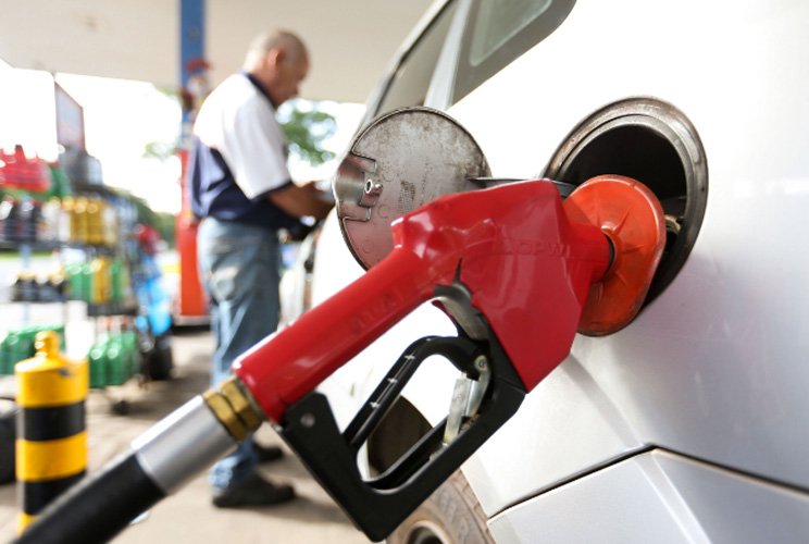 Litro da gasolina já passa de R$ 5 em alguns postos: 'Nunca se observou tantos aumentos'. Fique por dentro da pequisa! olha.ai/LpzrRv