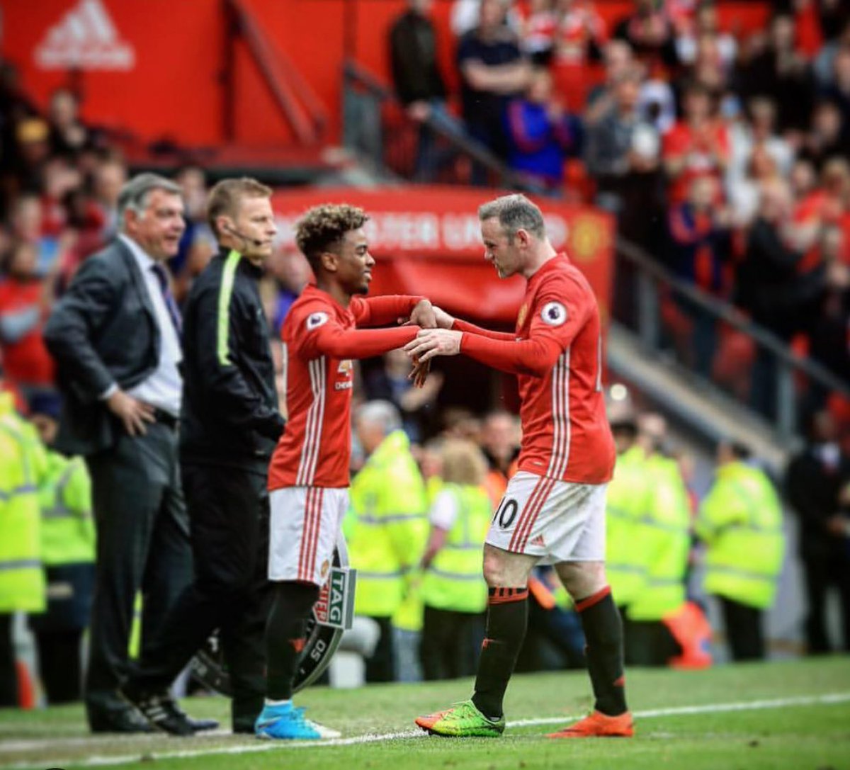 agomes_47's tweet photo. 1 year ago today I made my premier league debut replacing @WayneRooney a moment I will never forget ever in my life❤️ @ManUtd https://t.co/KDCgtq6oPH