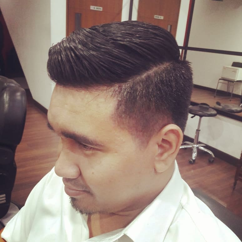 alexandrobrbshp's tweet photo. 😎😎😎 #alexandrobarbershop #tebetraya67c #jakartabarbershop #tebet #hairstyling  #jualpomade #pomadewaterbased #pomadeoilbased #pomadeclay #barberpilihan #2018 #jakartaselatan #081281398999 #02183781472 https://t.co/0VgWcU9LK6
