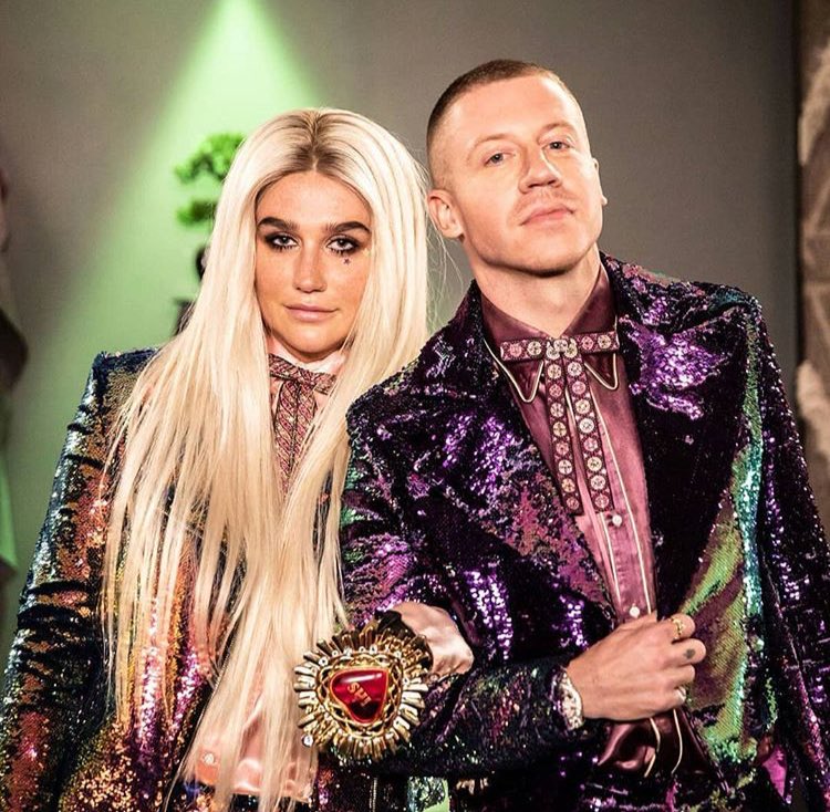 MacklemoreFRA's tweet photo. .@macklemore &amp; @KeshaRose https://t.co/ZiNnTNvTLU