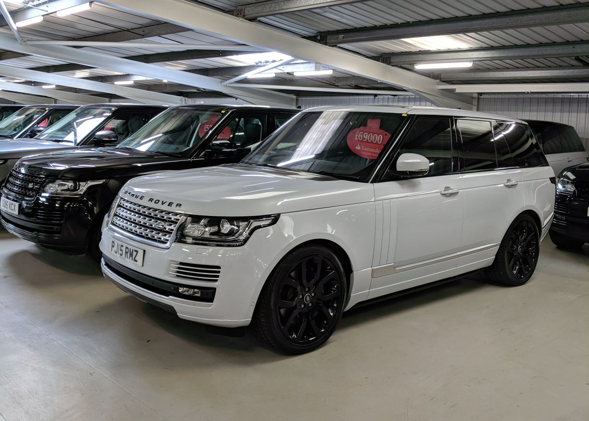 saxtonsofficial's tweet photo. Stunning Range Rover Autobiography.
A fantastically equipped, 5L V8 SUV with top level comfort and huge amoutns of tech. All for £68,000.
View full details - https://t.co/COVLEY9Drm
#RangeRover #V78 #LuxuryCars #TwitterCarClub https://t.co/v065iDbxkc