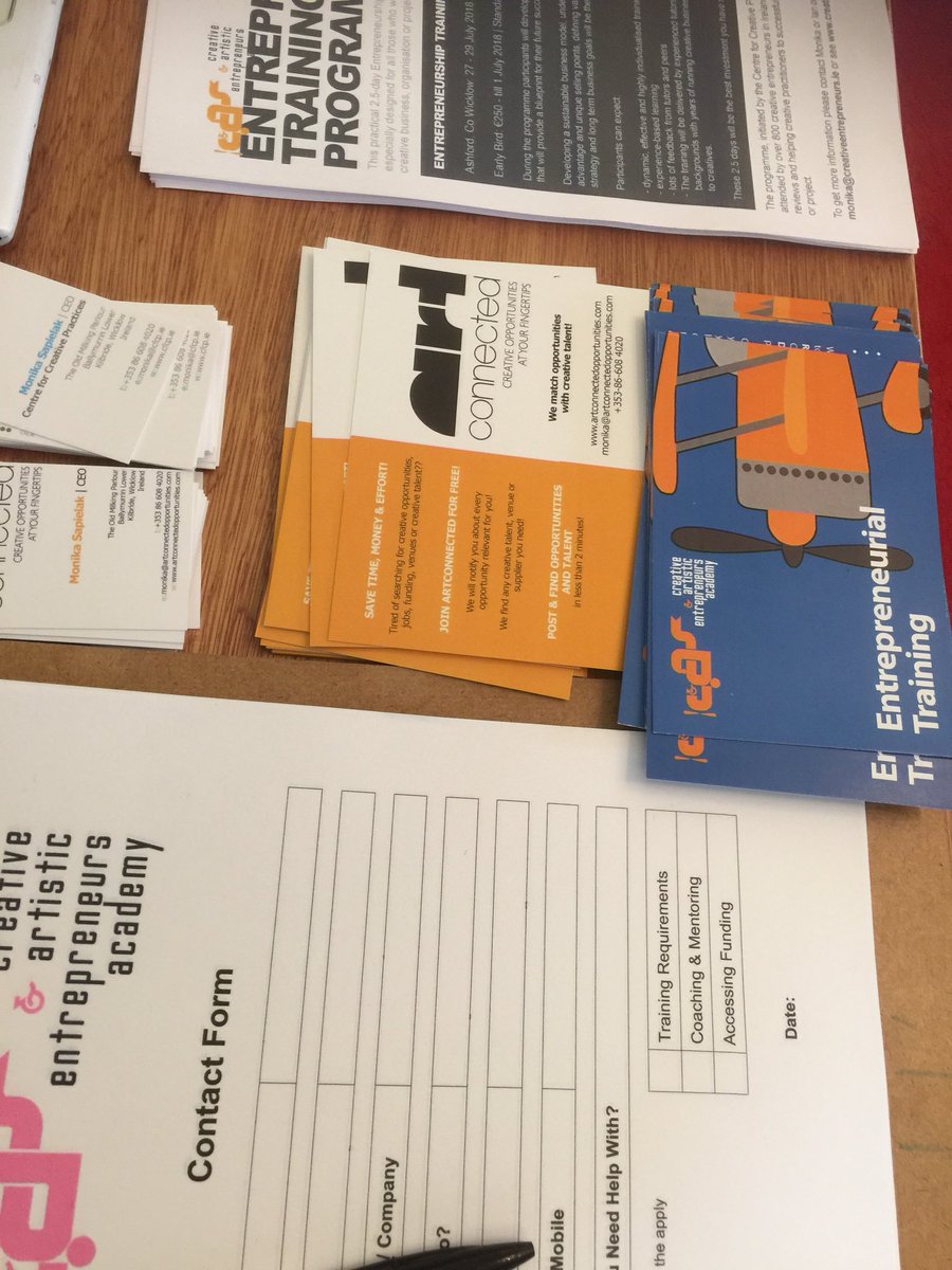 IANatCFCP's tweet photo. Getting lots of people come by and asking about business skills and sustainability with their artistic practice- great to hear that it is a really hot and engaged topic at this years VAI Get Together @CFCP @CreativeEntAcad #vai #GetTogether18 https://t.co/rmYF7ZNP8H