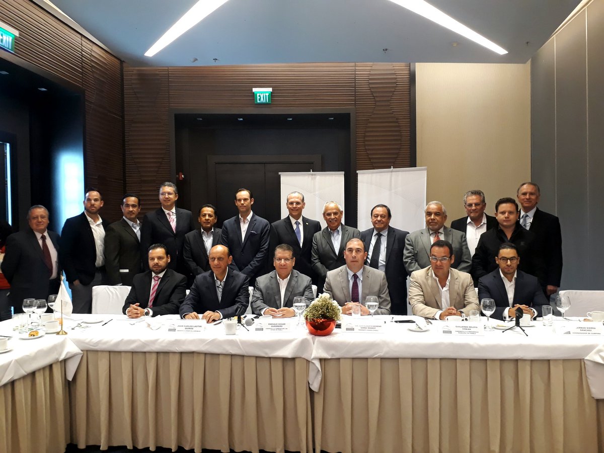 Agradecemos a <a href="/JuanCLastiri/">Juan Carlos Lastiri</a> <a href="/EnriqueDogerG_/">Enrique Doger Guerrero</a> y <a href="/gdeloya/">Guillermo Deloya</a> por presentar sus propuestas ante los socios de la Cámara