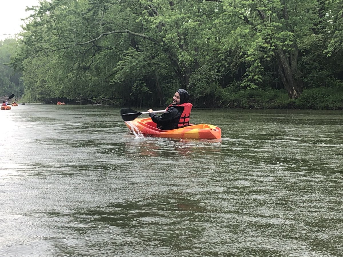 MrSmith_WRMS's tweet image. Team building today on the river! So proud of these students! #REYNproud  #wrmswolves
