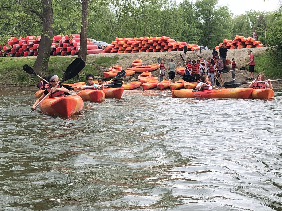 MrSmith_WRMS's tweet image. Team building today on the river! So proud of these students! #REYNproud  #wrmswolves