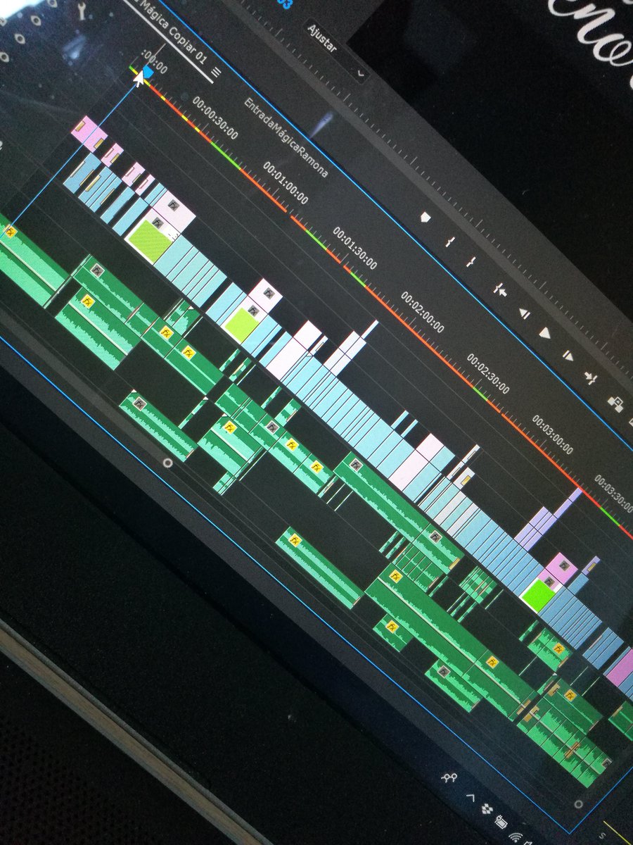 aroca_pro's tweet image. Tardes de edición, edición ¡y mas edición! #edición #edition #videoedition #premierepro #adobepremiere #video #weddingvideo #weddingvideos #wedding #weddings #instawedding #weddingpro #bodas2018 #weddings2018 #instaweddings #videos #editing #edit #videoedit #redeyes