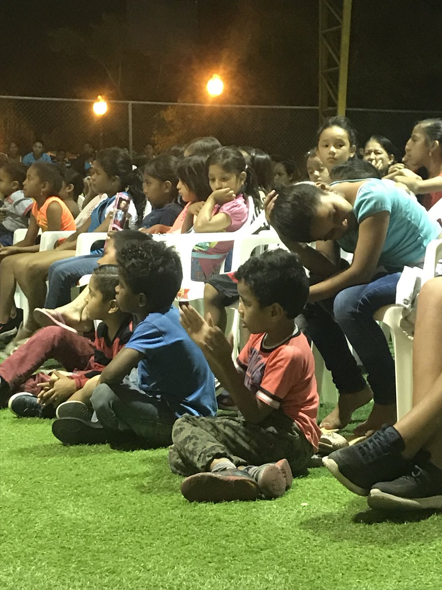 municipiopasaje's tweet photo. El día Viernes llevamos diversión a #CañaQuemada con #CarvanaFamiliar los más pequeños disfrutaron de una noche llena de sorpresas y juegos. #PasajeSoyYo https://t.co/puYjZasJzP