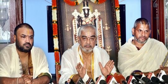 keshaboinasri's tweet image. అందుకే ప్రభువు బిడ్దని #TTD చైర్మన్ చేయ్యోదు అన్నది , శిలువ బిడ్డ మొదటి అతిపెద్ద టార్గెట్ పూర్తి  ....  ఇంకా ఎన్ని గోరాలు చూడాలో :#TTD #TTDControversy #AndhraPradesh #TTdR2018 keshaboinasreedhar.blogspot.com/2018/05/blog-p…
