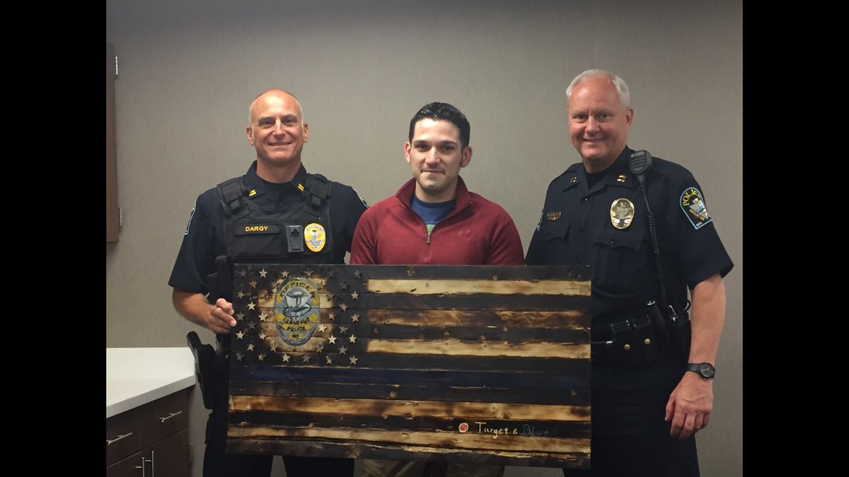 littlejay96's tweet photo. Presentation of a flag handcrafted by David to the Bellevue PD #TargetAndBlue #T1537 @rae_suverkrubbe @karleykrcilek @alisonjstephen https://t.co/7Gd2X3L7xW