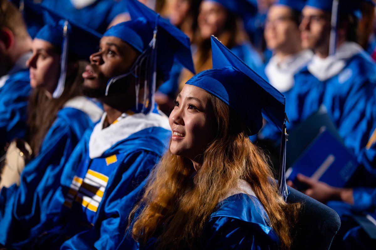UBuffalo's tweet photo. Say cheese, Bulls! πΈ See photos from #UBuffalo's @UBCAS commencement ceremonies! #UBClassof2018 π©π½βππ¨π»βπ https://t.co/ro7obQ5KzI https://t.co/zDCM993lSt