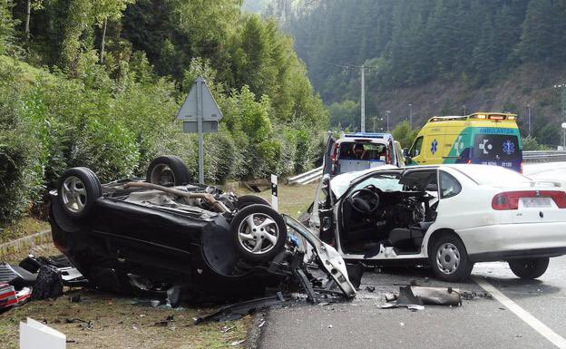 ⚠️ Tallada a l'AP-155 la sortida 155 (C-155) ➡️ nord, a Sant Esteve de les Roures, per #accident <a href="/324Roures/">324. FakerNius</a>