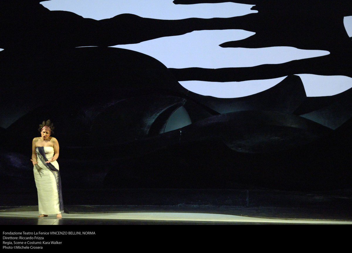 carmelaremigio's tweet photo. « #MariellaDevia e #CarmelaRemigio sono indimenticabili nei duetti restituiti al suono "storico"...»
#MarioMessinis #IlGazzettino
#Norma #Adalgisa #Bellini @teatrolafenice #opera #belcanto https://t.co/OAzqtiXZnW