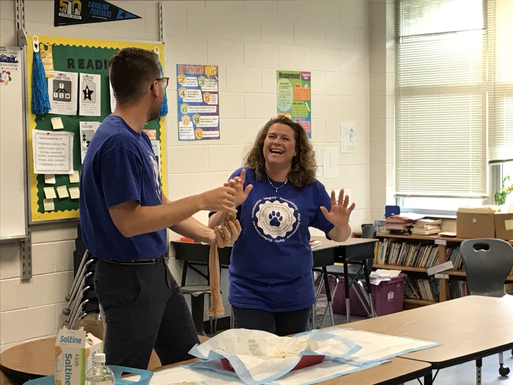 JeffersonElemWS's tweet photo. 5th grade teachers experimenting with the digestive system with high student engagement ! https://t.co/0BaFPWtsEV
