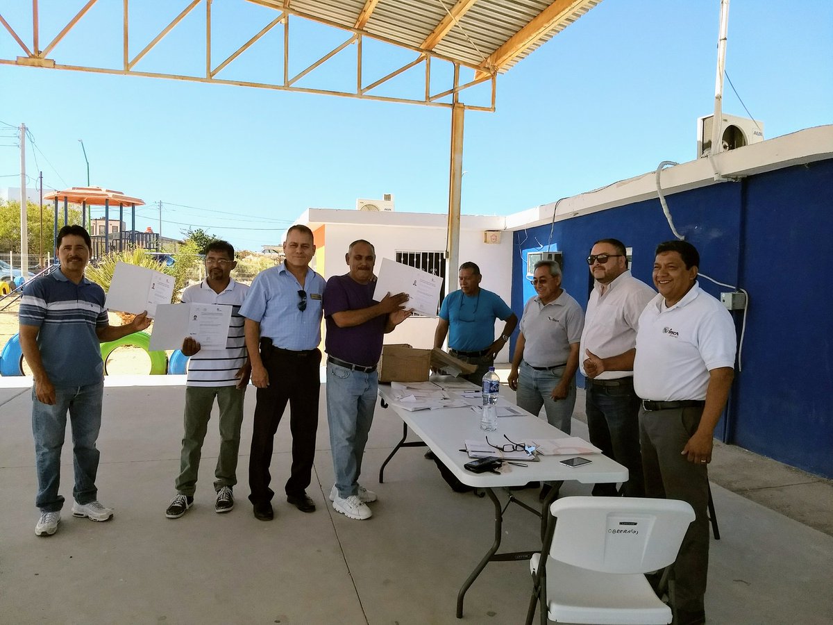 NenningerRamon's tweet photo. En Puerto Peñasco, Sonora, los pescadores desean un buen manejo, reciben el resultado: Certificados en EC0578 "Aplicación de Buenas Prácticas.." Felicidades @incarural @Conapesca @Mely_Romero @propesca_inca https://t.co/mlCveFu3yz