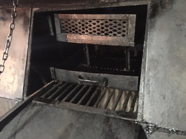 SonnyBryans's tweet photo. Our original brick pit, still going.
📷 by Texas Monthly
.
.
.
.
.
#dallasbbq #texasbbq #bbq #barbecue #barbeque #dallasfoodie #texasfoodie #hickorysmoked #smokedmeat #brisket #ribs #ribbbs #meeeeeat #bbqsauce #onionrings #bbqspread #sonnybryans #food… https://t.co/7Cea5IVnfo https://t.co/11wJiDKMIN