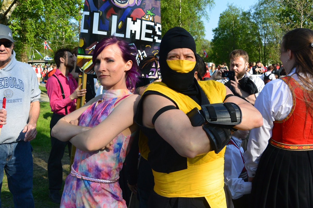 RSM_Norway's tweet photo. Some more pictures from we walked in the citizens parade on Constitution Day on the 17th of may in Sandefjord 🙂

#retrocup #retrospillmessen #masterpesina #commonwealthrealm #completionist #MortalKombat #Scorpion #Link https://t.co/nxVyn894mf