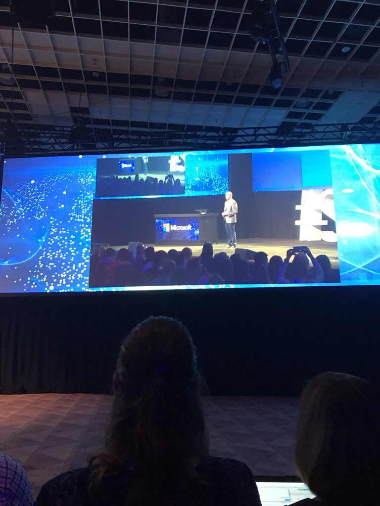 catpaint1's tweet photo. Let’s get this great show started! So many great things getting shared this morning. If you aren’t here in Las Vegas, I hope you are tuned in online. #SPC18. #SharePointVirtualSummit https://t.co/2IsKedpocH