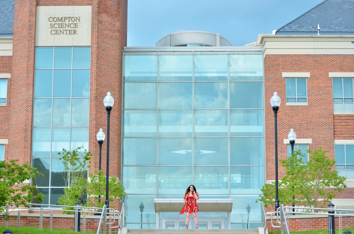 Queen_Awad's tweet photo. Grad Szn ! Graduate: @_shevyyy ๐๐ #PrincesssPics https://t.co/wsMJBZi92g