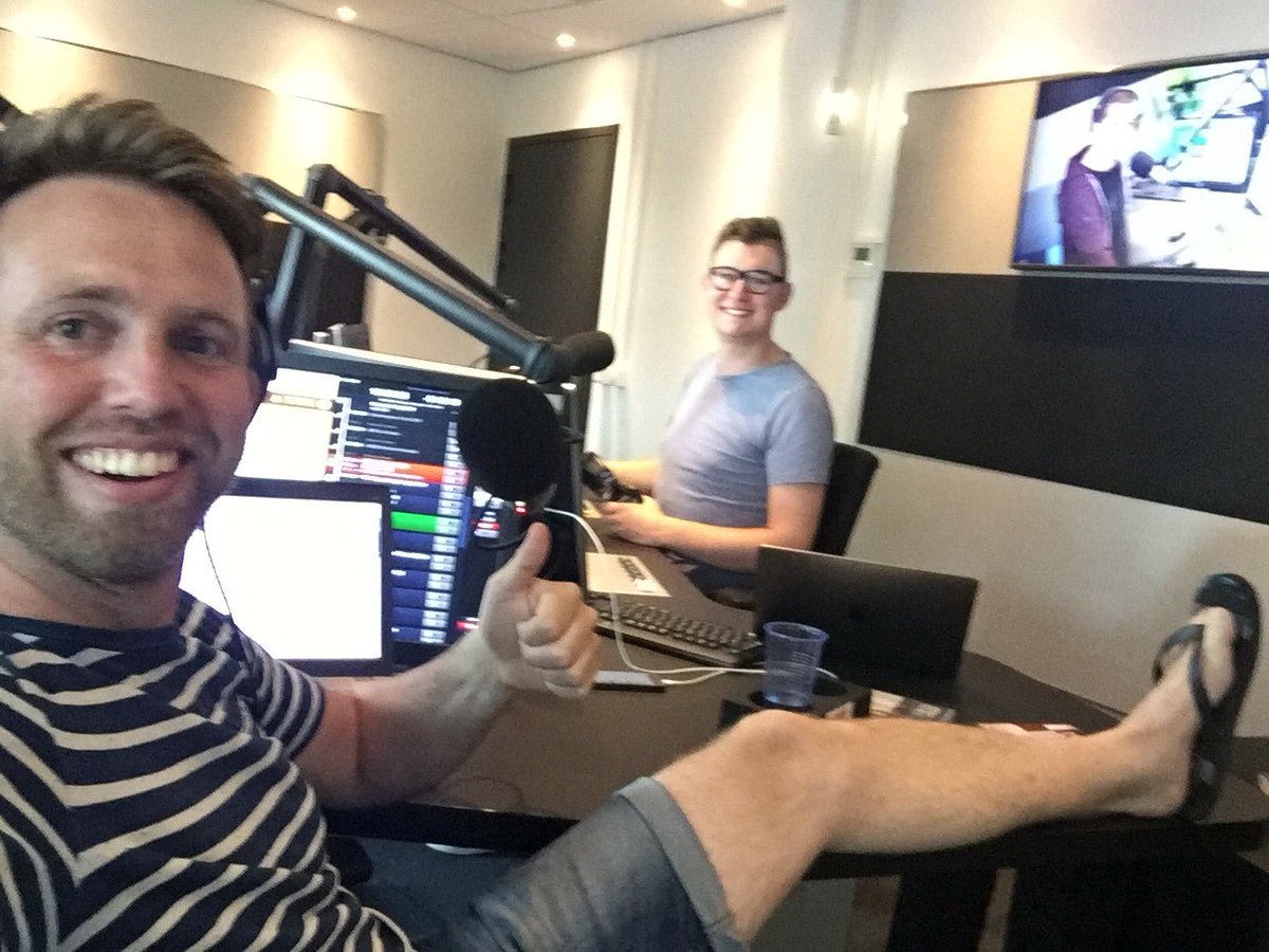 TimRadioo's tweet image. Jaja, volledig in zomertenue: een terugblik op Opwekking. Luister tussen 18:00 en 22:00 naar de mooiste fragmenten en de sing-in! #opw18