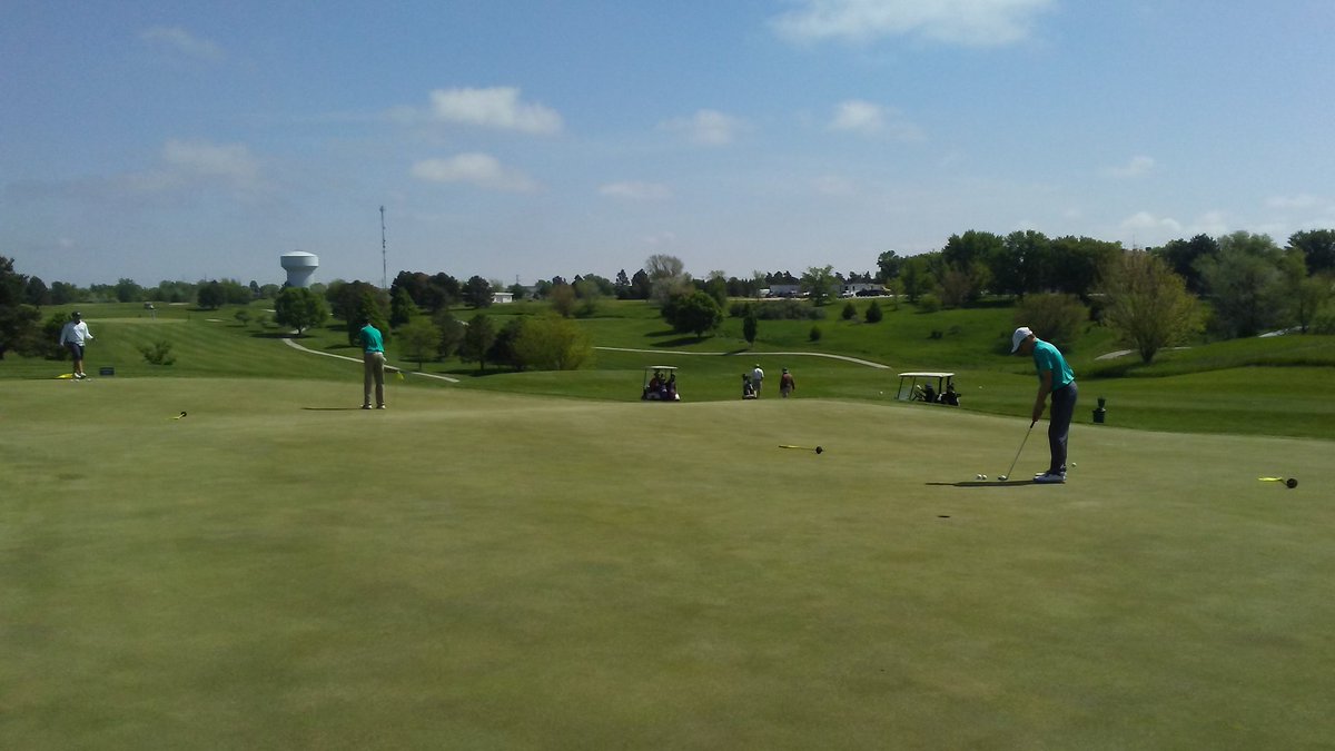 T_Anderson327's tweet photo. @BCThompson_ getting @BCBraves boys golf ready for state with some practice today. #RattleEm https://t.co/kkyvwrtrNk