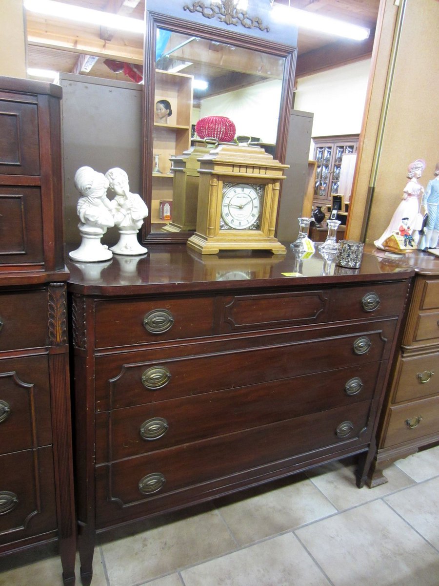 SecondsCity's tweet image. Big or small, modern or antique, we have bedroom furniture of every size and description. With an ever-changing inventory, you're sure to find exactly what you're looking for! #MatchSet

Prices drop 1% per day. Call 440-845-3000 for info. #ShopSmall #ConsignCLE